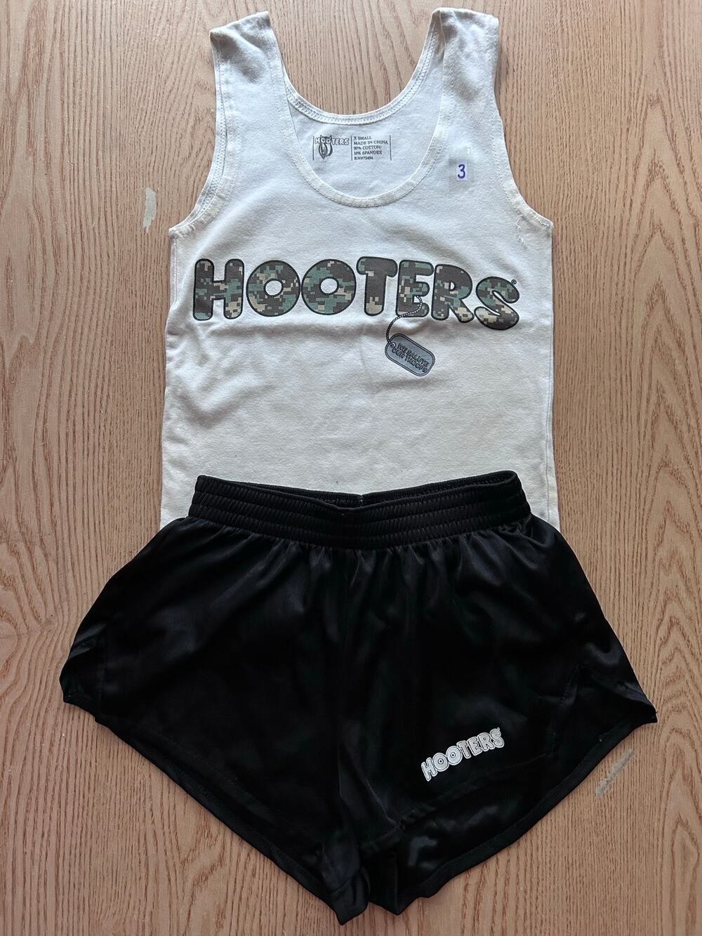 b20-#3 Women's 2pc Hooters Girl Worn Camo Tank & Original Dolfin Shorts Xs/Xxs